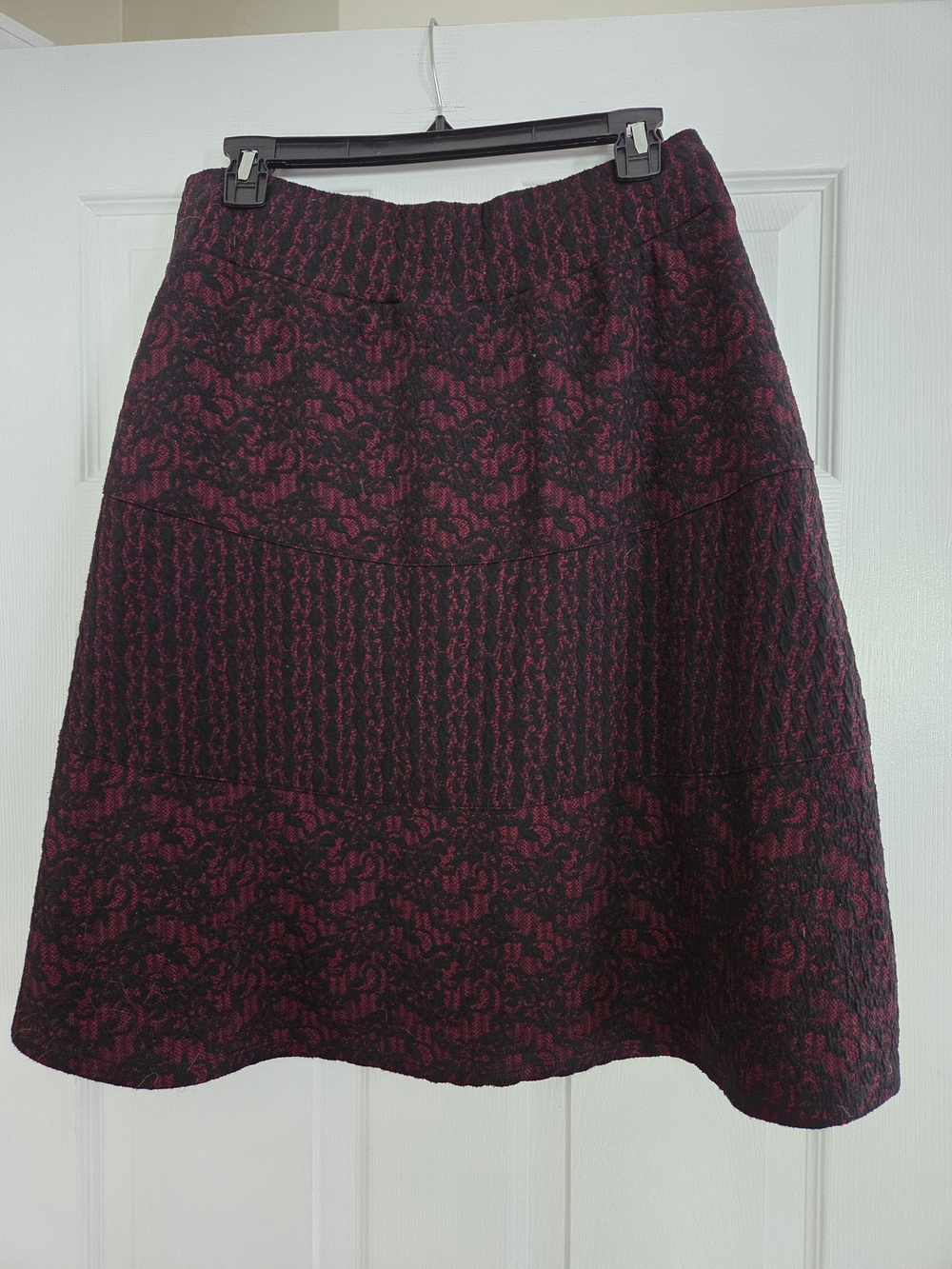 Studio 253 Textured Burgundy and Black A-Line Skirt Medium